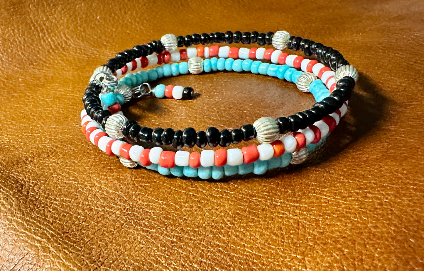 🔶 Bracelet: Bright Coral & Turquoise Memory Wire Wrap
