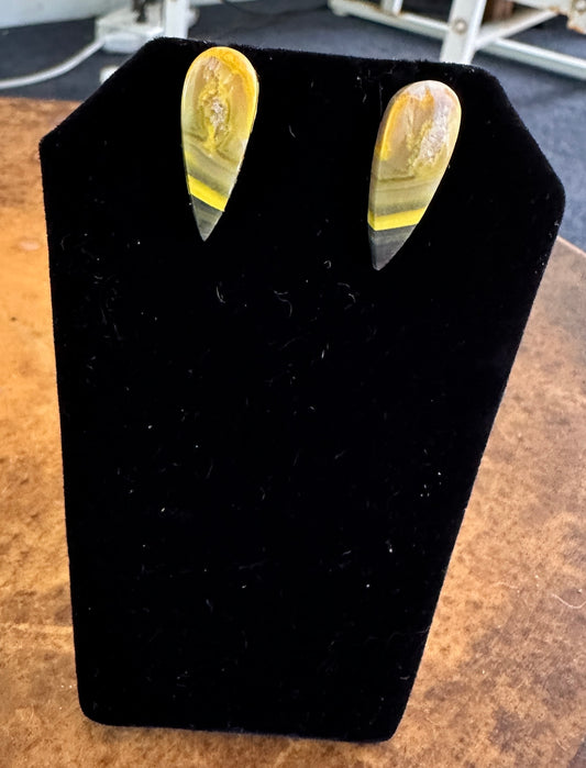 🌼 Golden Glow Teardrop Earrings