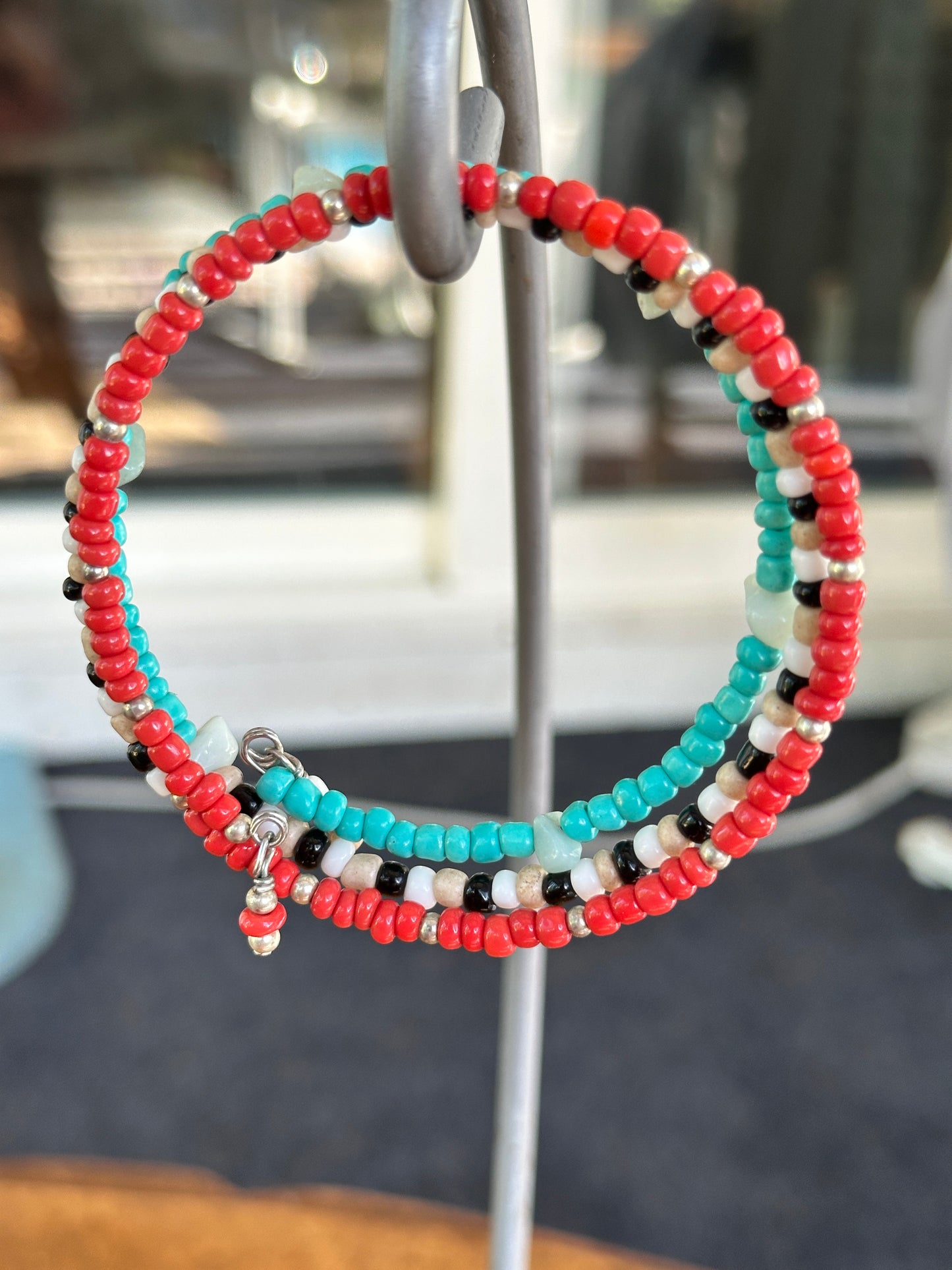 🔶 Bracelet: Bright Coral & Turquoise Memory Wire Wrap
