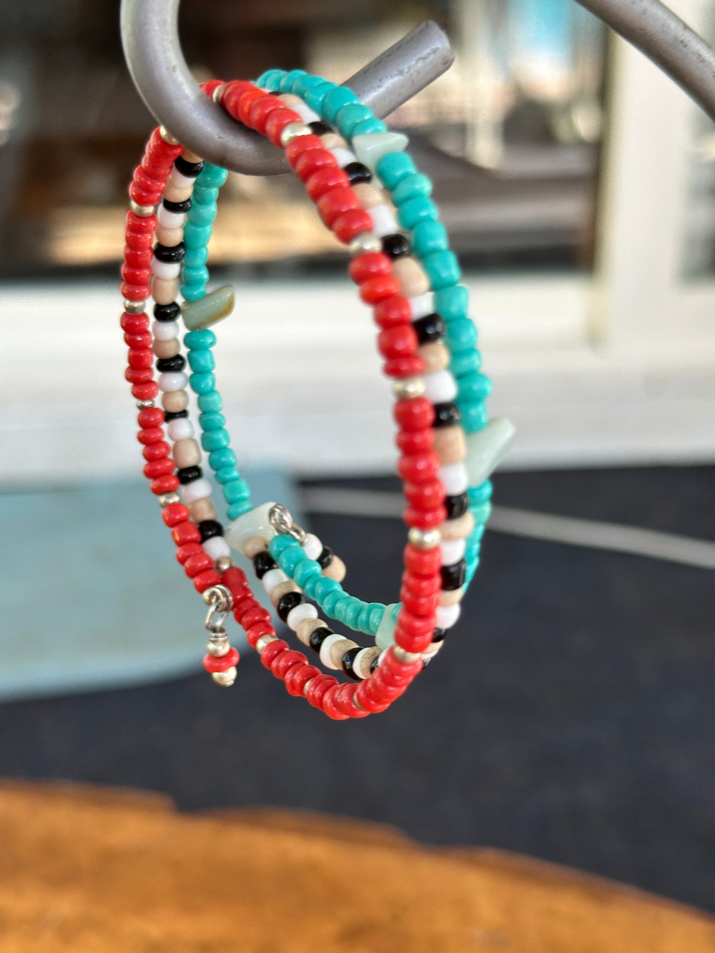 🔶 Bracelet: Bright Coral & Turquoise Memory Wire Wrap